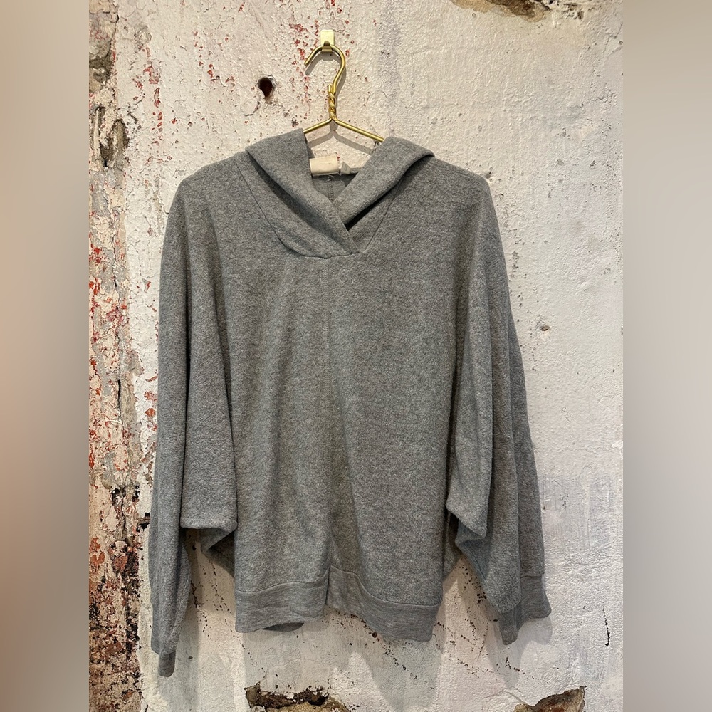 Cute & Comfy Urban Outfitters Sweatshirt